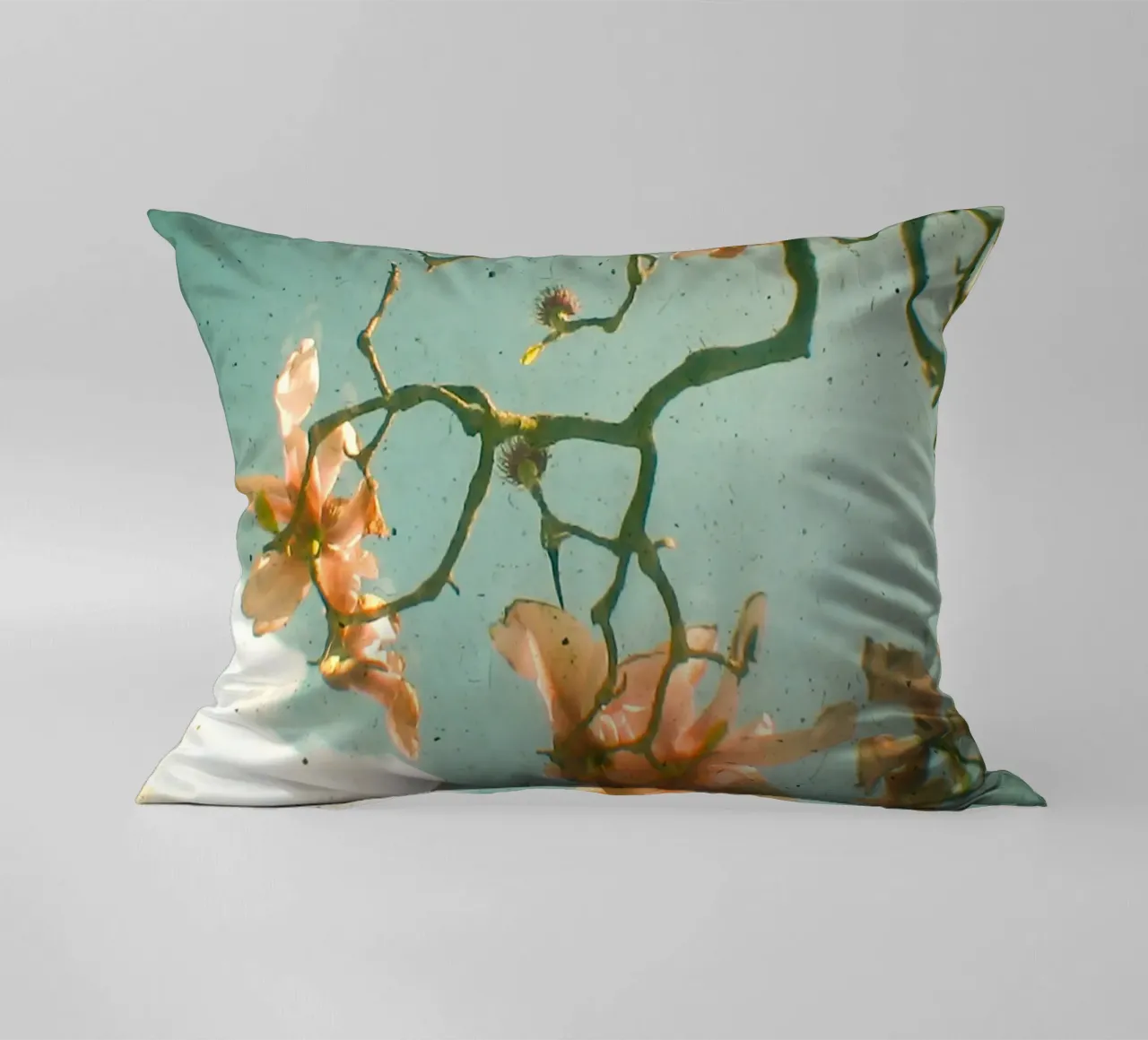 Magnolia dolce cuscino da Cassia Beck Photography