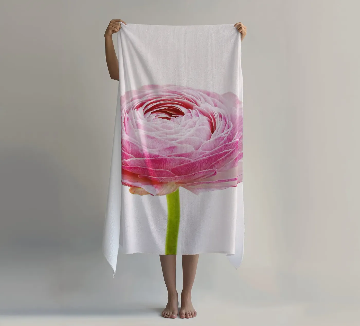 Ranonkel strandhanddoek van Cassia Beck Photography