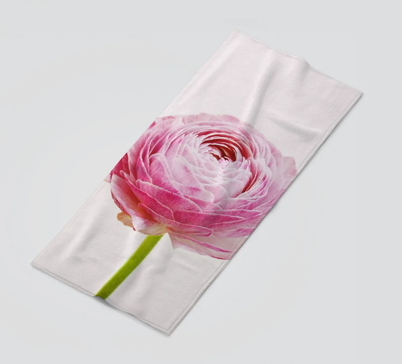 Ranonkel strandhanddoek van Cassia Beck Photography