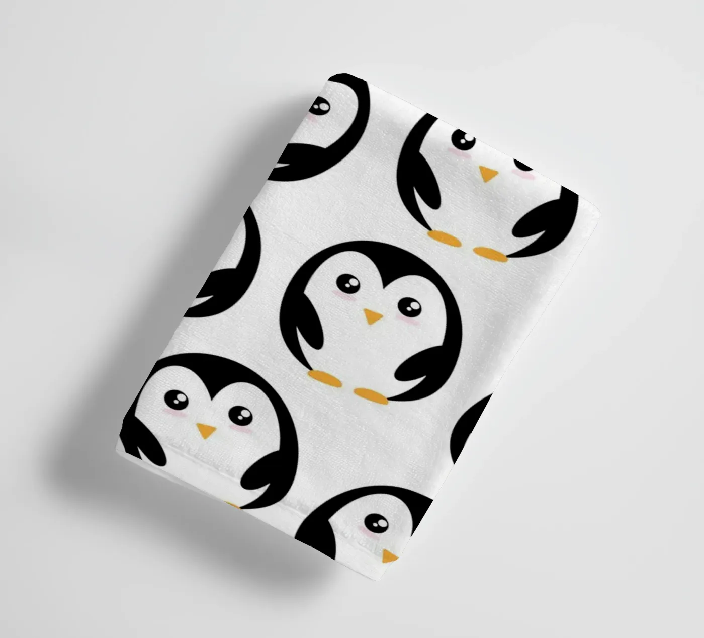Penguins badhanddoek van Happypatterns