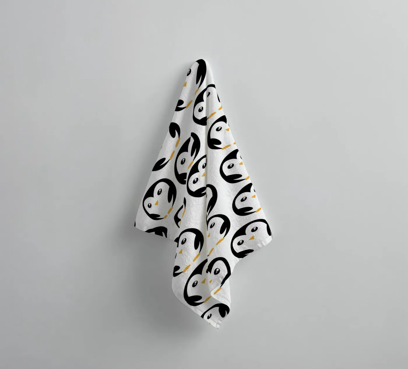 Penguins badhanddoek van Happypatterns