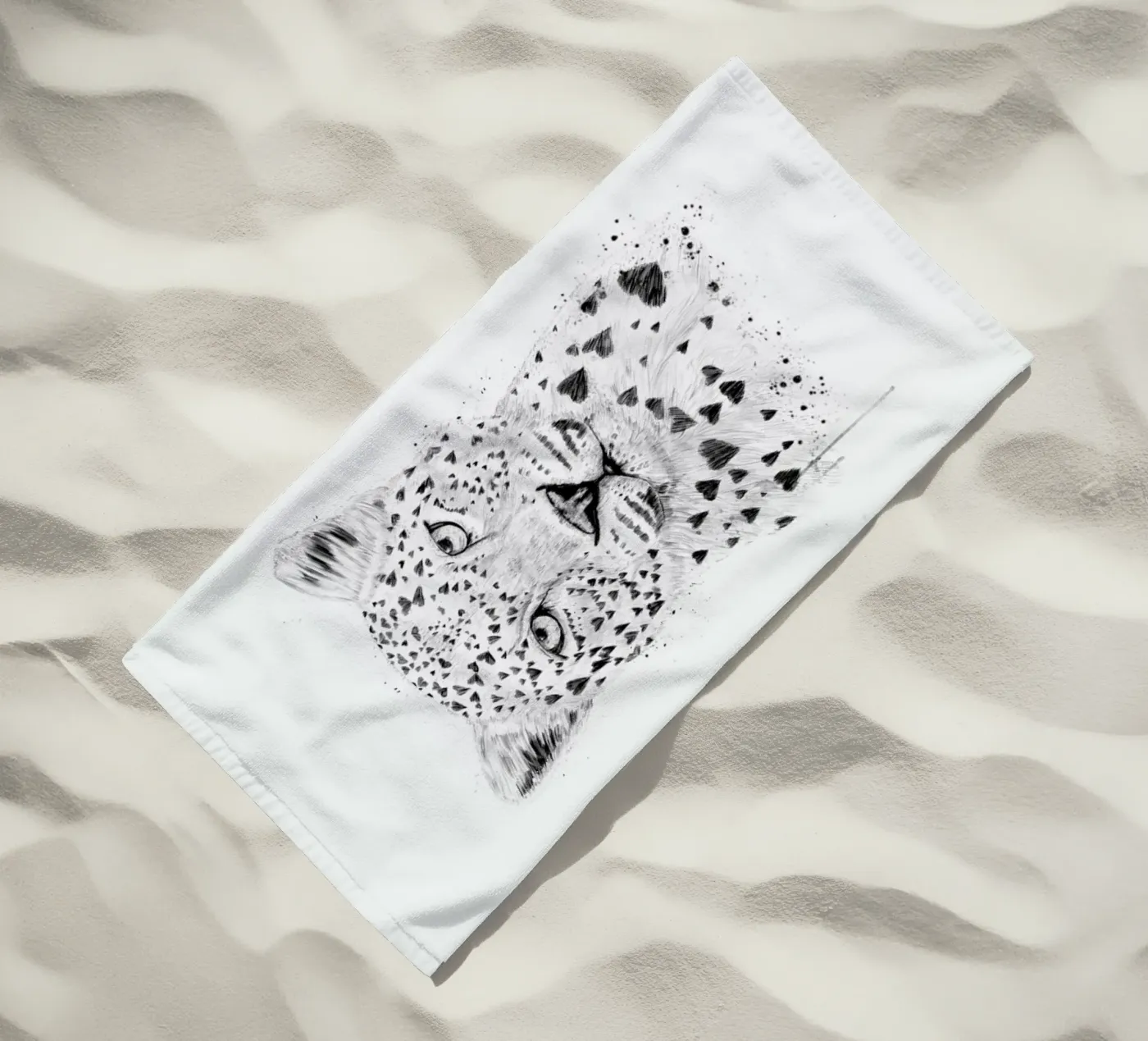 Lovely leopard strandhanddoek van Balazs Solti