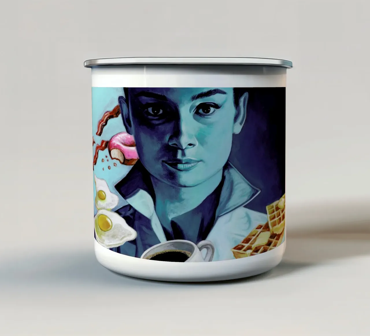 Breakfast with Tiffany tazza in smalto da Jared Yamahata