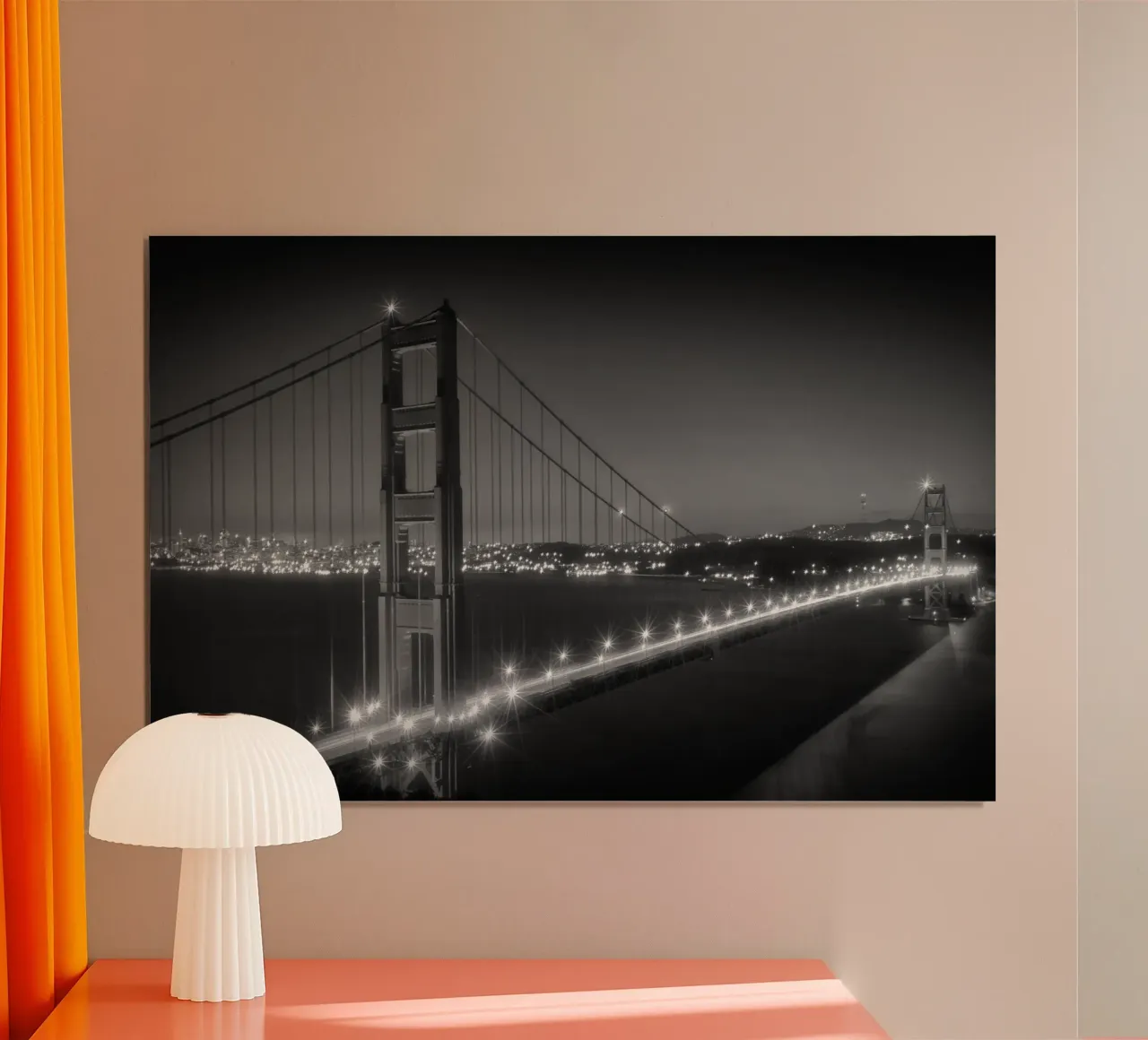 Golden Gate Bridge di sera | Monochrom poster con telaio in legno da Melanie Viola