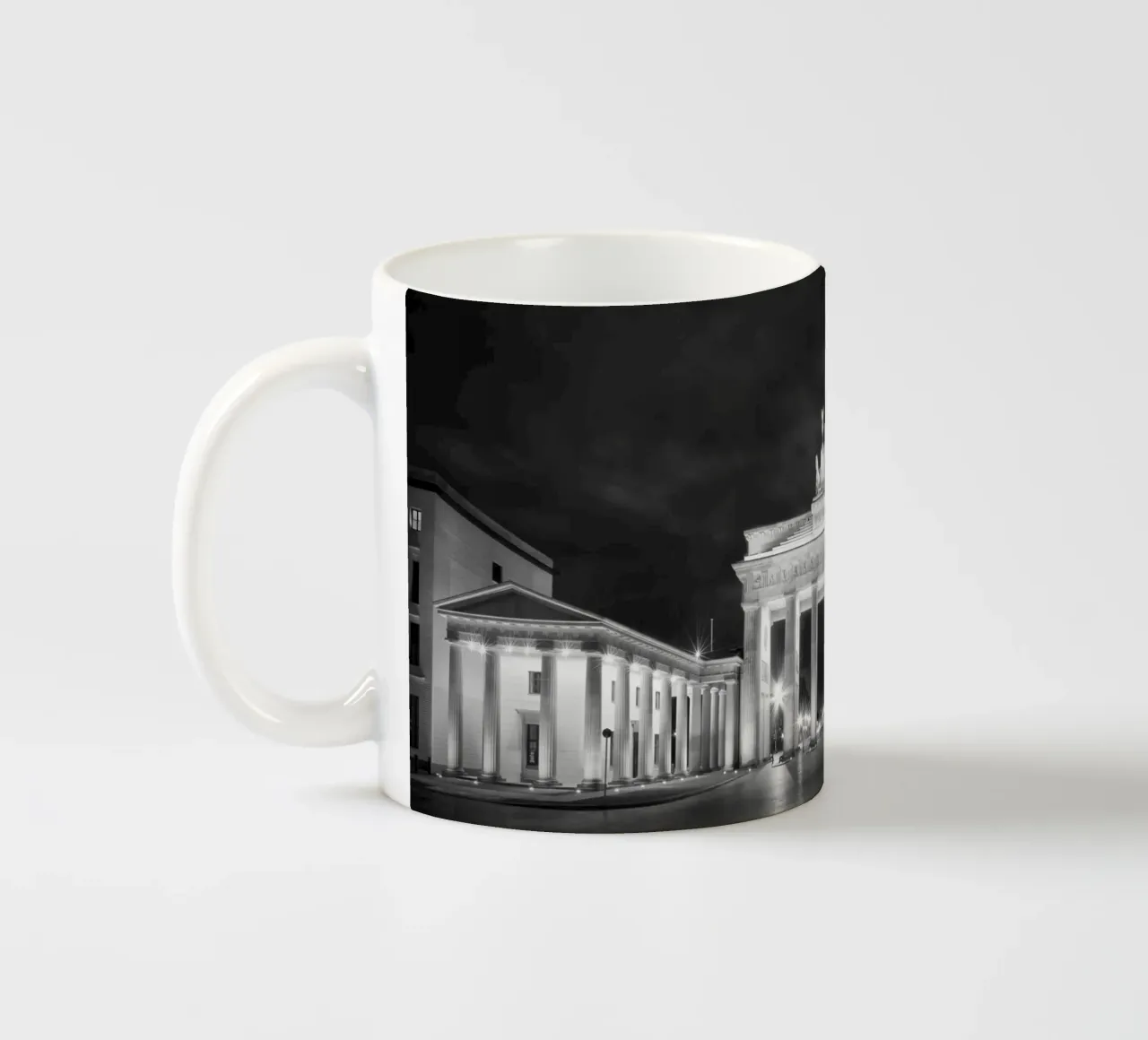 BERLINO Porta di Brandeburgo | Monochrom tazza in ceramica da Melanie Viola