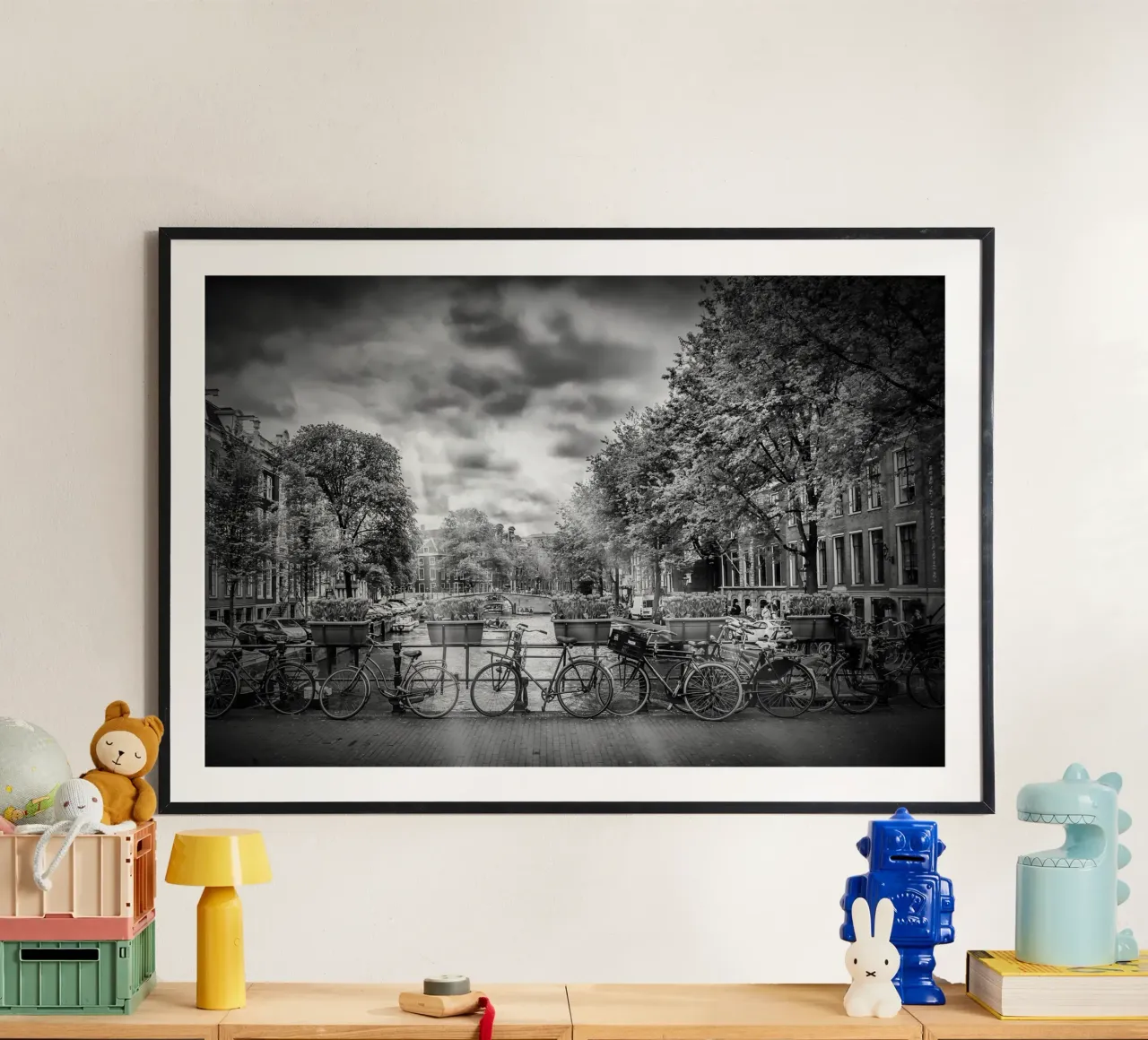 AMSTERDAM Herengracht | Vue typique de la ville en monochrome poster de Melanie Viola