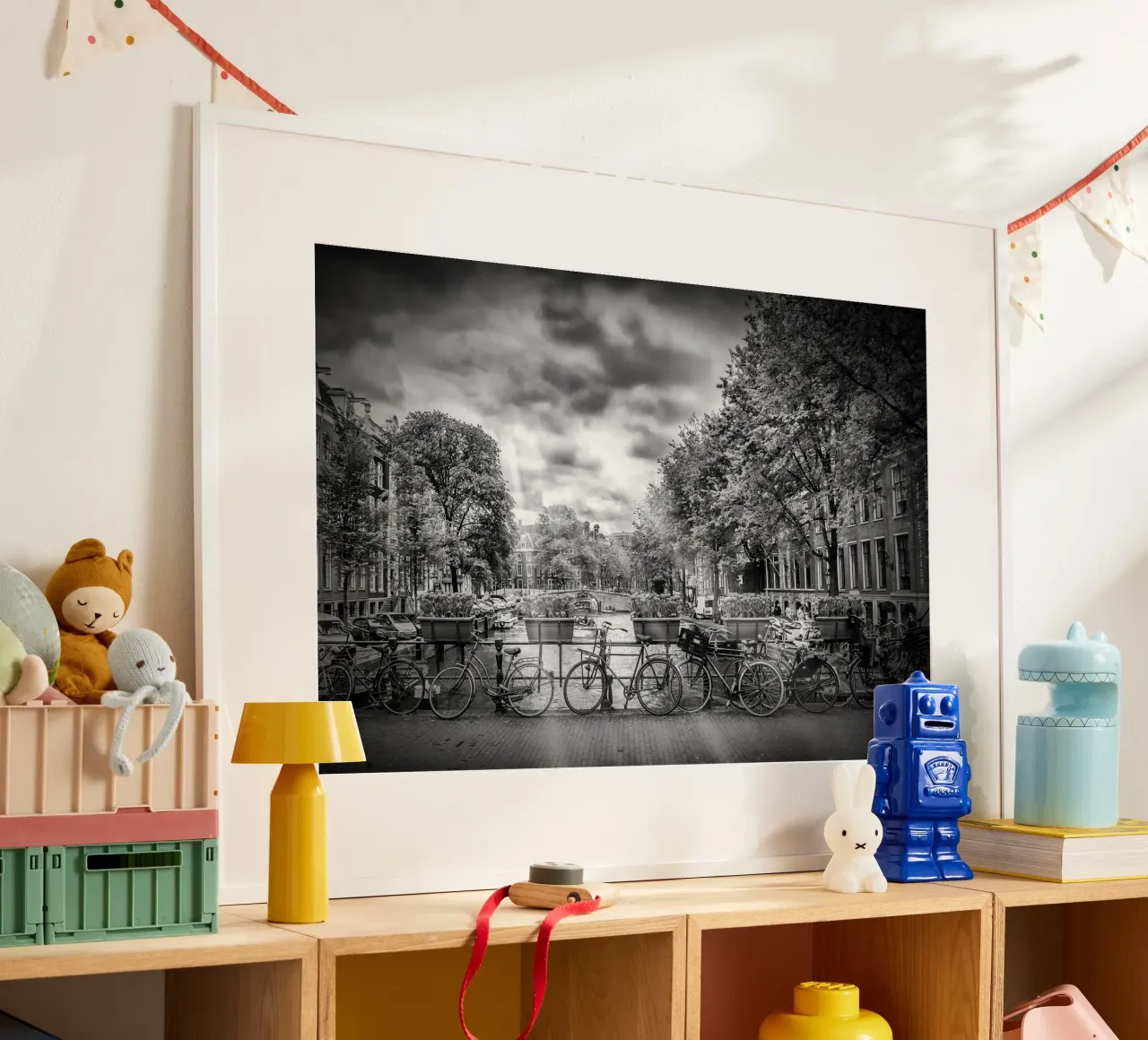 AMSTERDAM Herengracht | Vue typique de la ville en monochrome poster de Melanie Viola