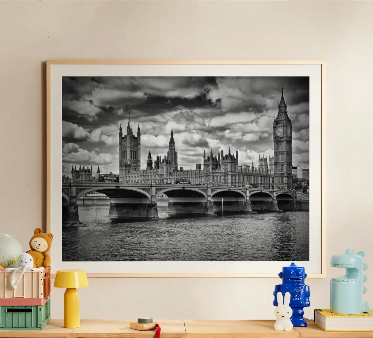 LONDRA Palazzo del Parlamento e ponte di Westminster poster con telaio in alluminio da Melanie Viola