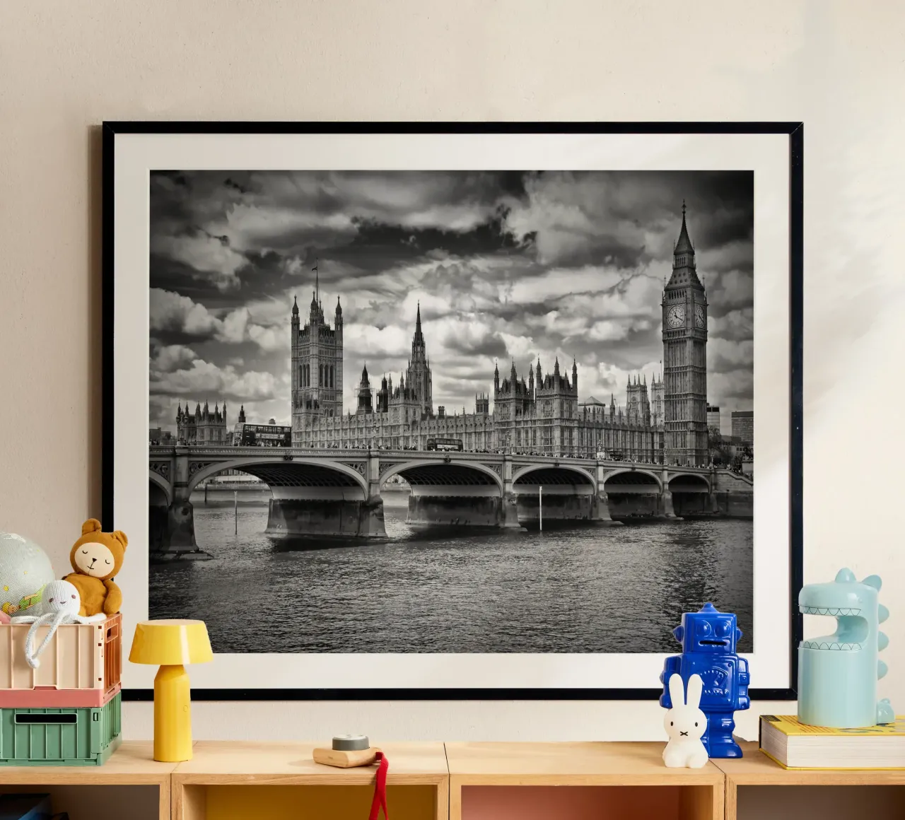 LONDRA Palazzo del Parlamento e ponte di Westminster poster con telaio in alluminio da Melanie Viola