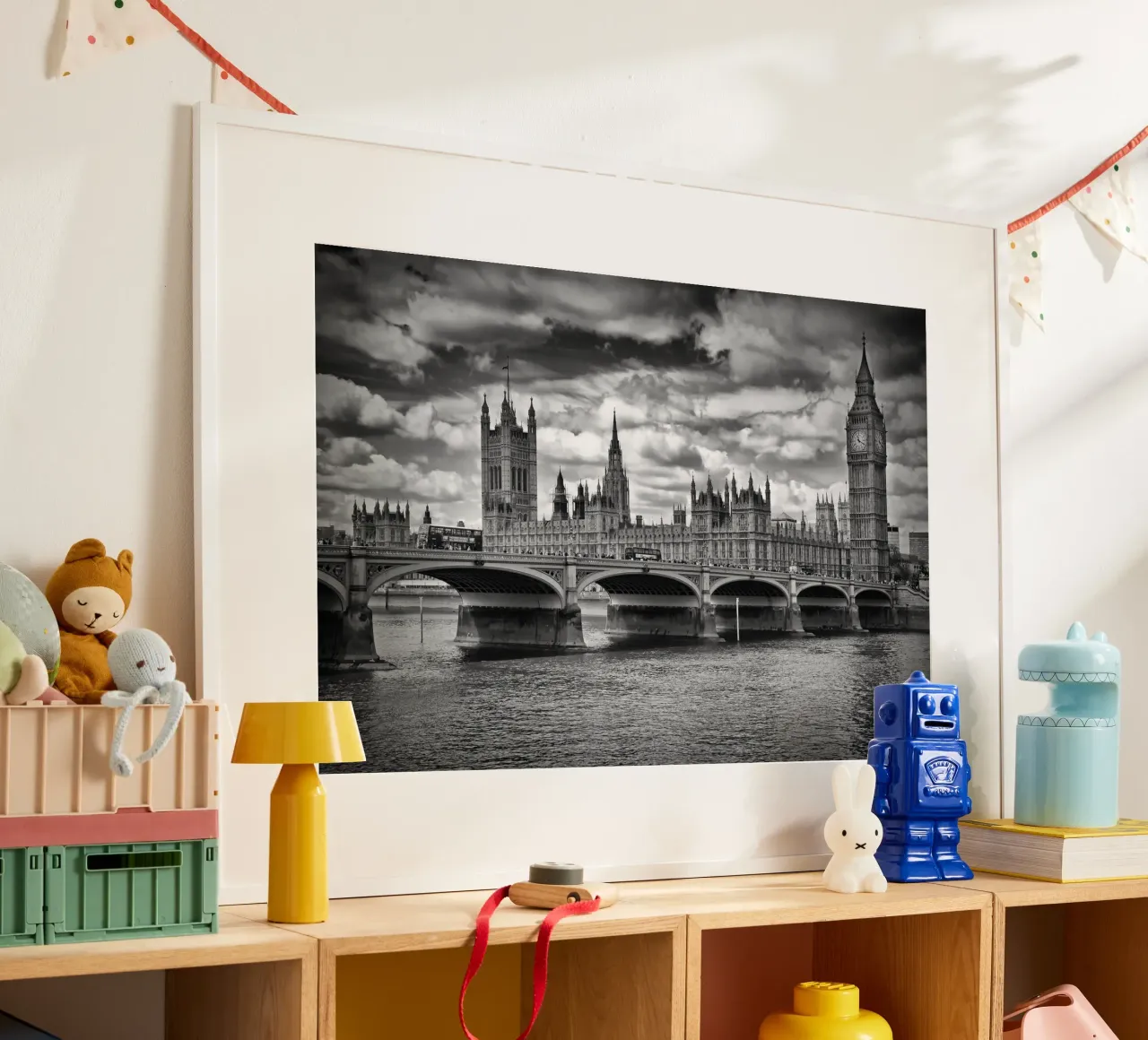 LONDRA Palazzo del Parlamento e ponte di Westminster poster con telaio in alluminio da Melanie Viola