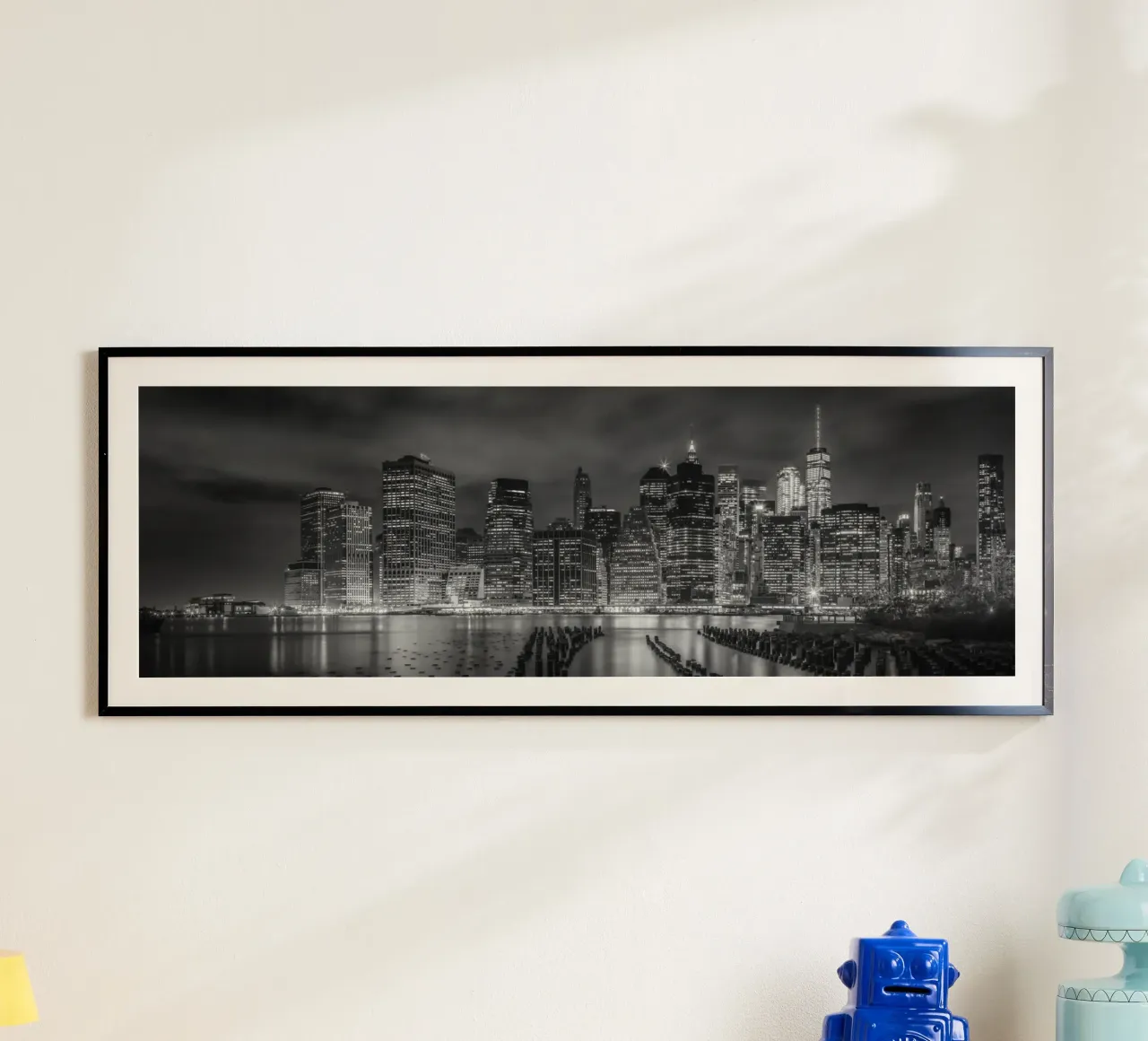 NEW YORK CITY Impressione monocromatica di notte | Panorama poster da Melanie Viola