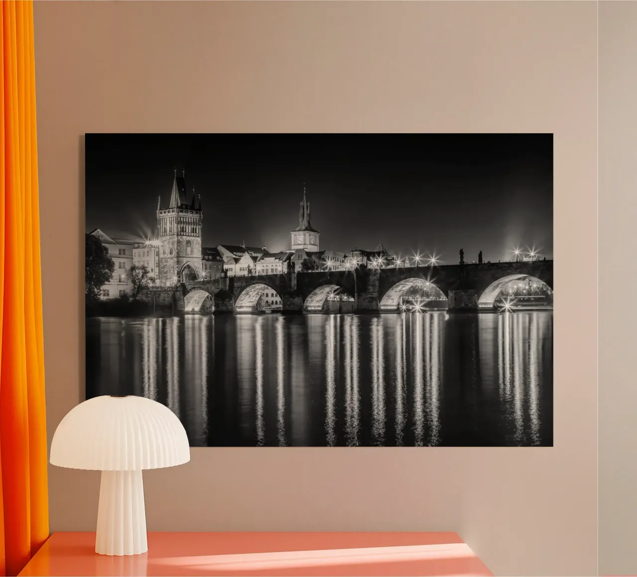 Ponte Carlo e Torre del Ponte della Città Vecchia di notte - Monochrom plexiglass da Melanie Viola