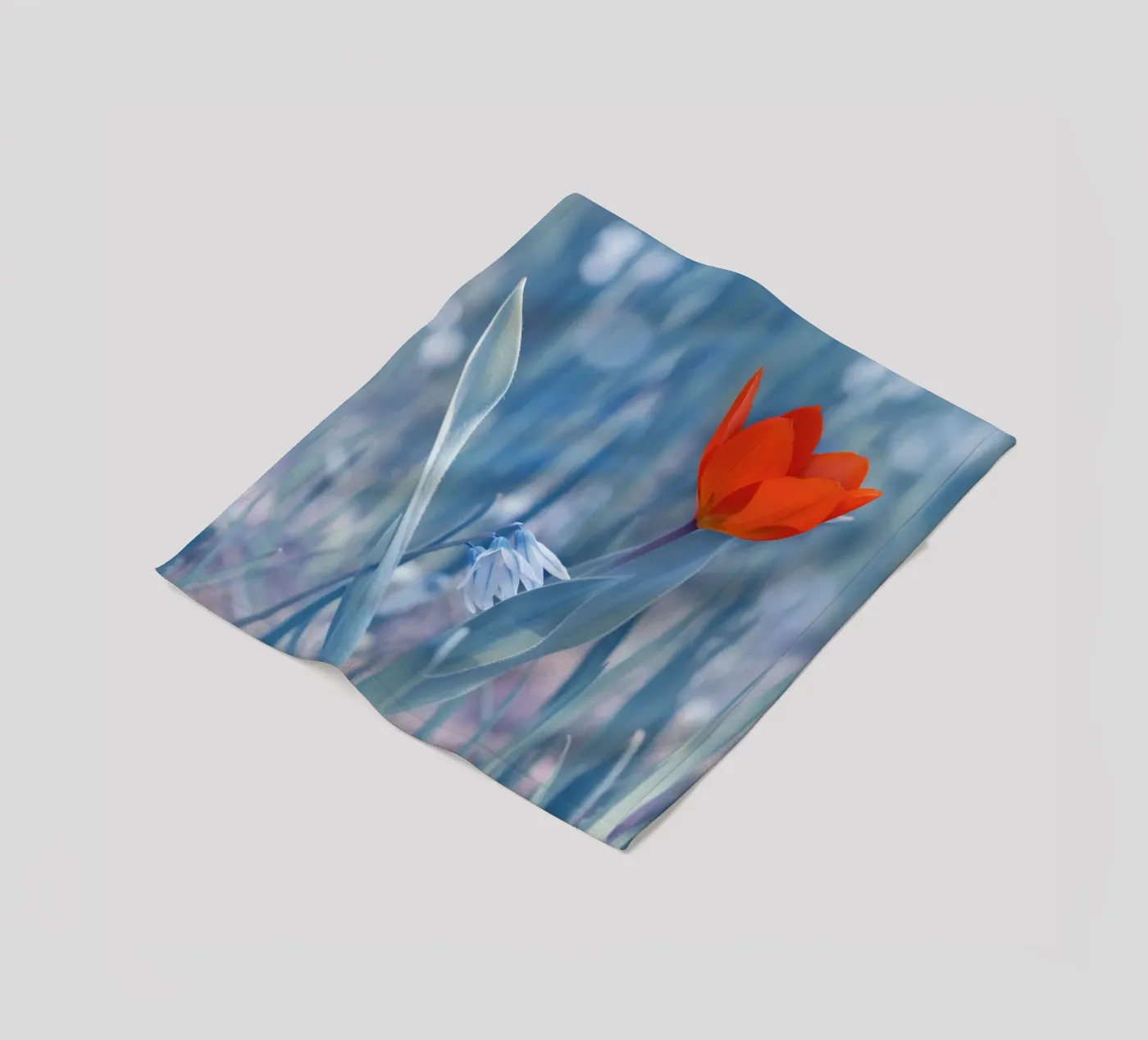 Rode tulp fleecedeken van Atteloi Fotografie