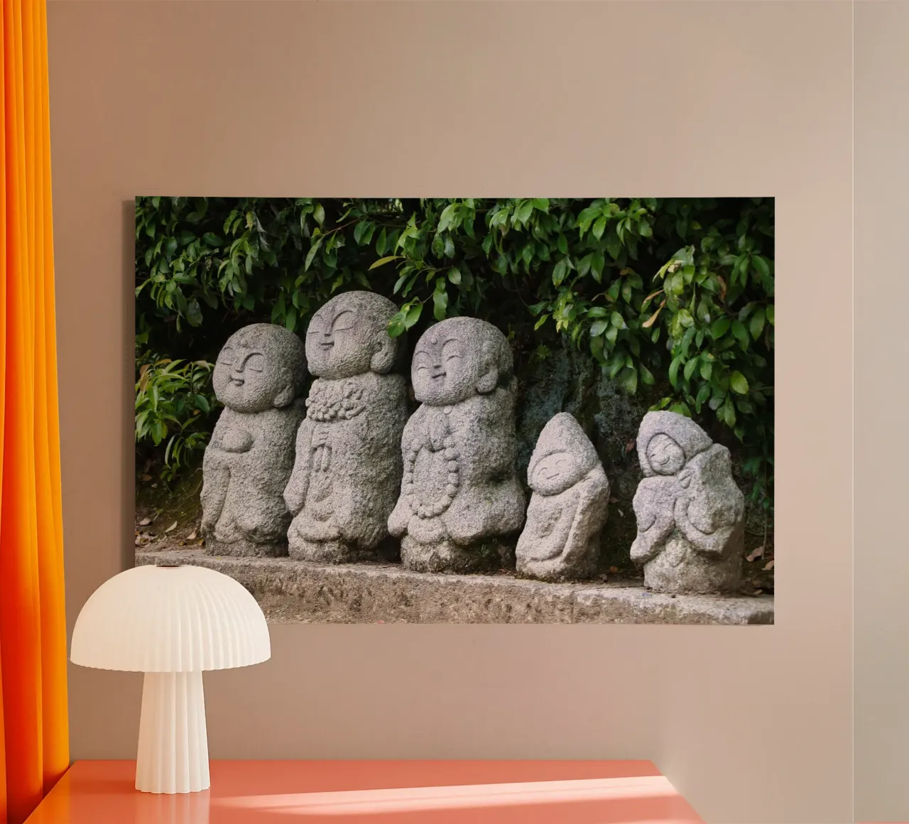 Statua di pietra di Jizō in un tempio tradizionale giapponese tela da Ben & Clo creations