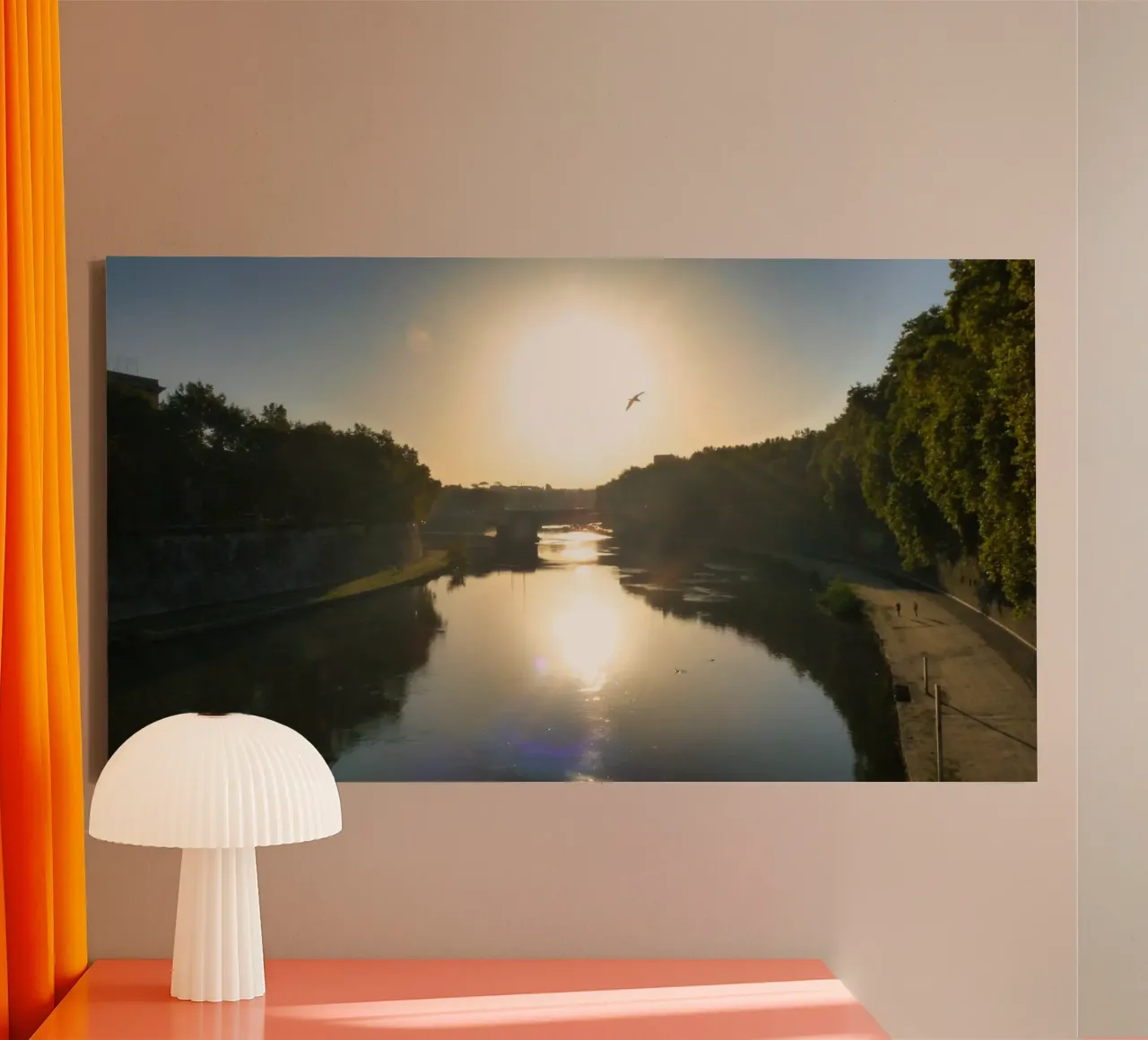 Zonsondergang over de Tiber - Sereen uitzicht op de rivier in Rome canvas met Baklijst van Ben & Clo creations