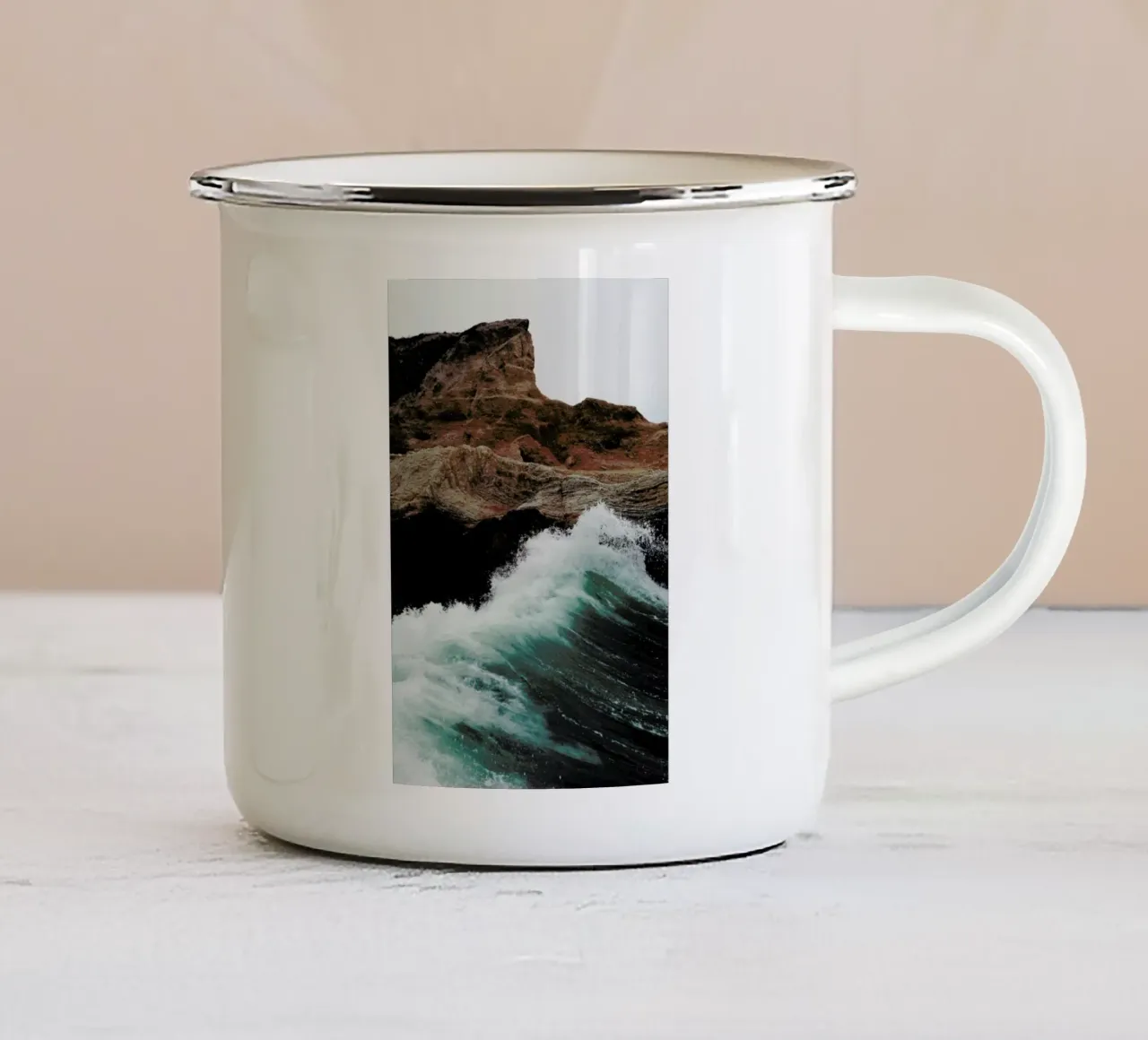 Montana Wave tazza in smalto da Kevin Russ