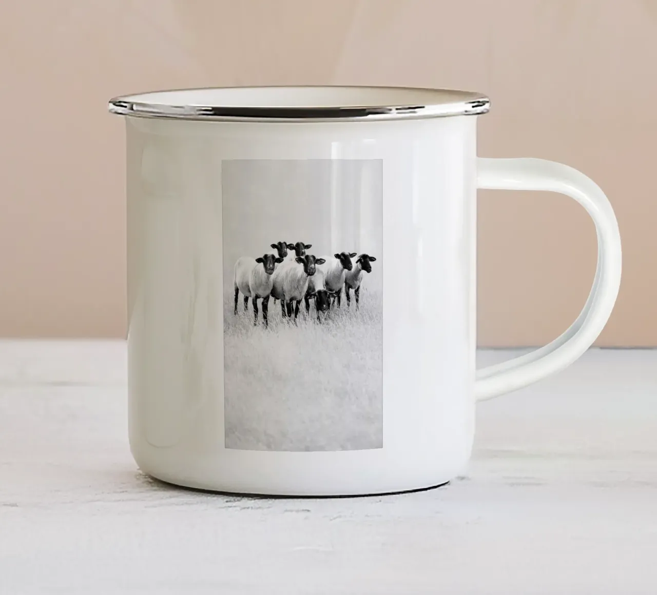 Pecora nera tazza in smalto da Amy & Kurt