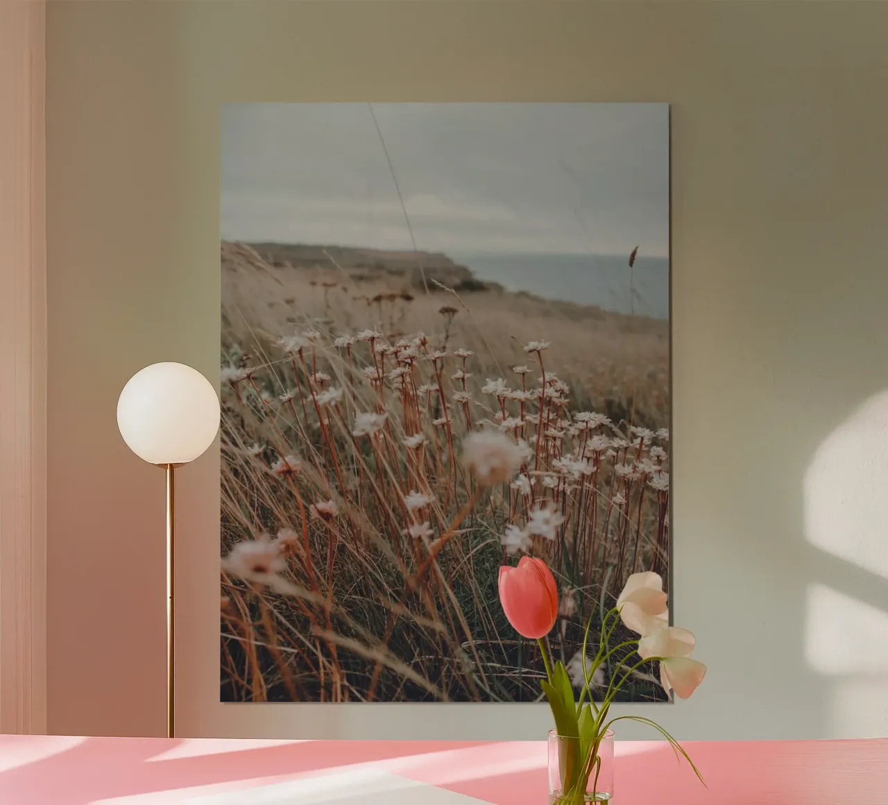 Douces fleurs côtières - Photographie de la nature dans un style vintage poster de Whole©