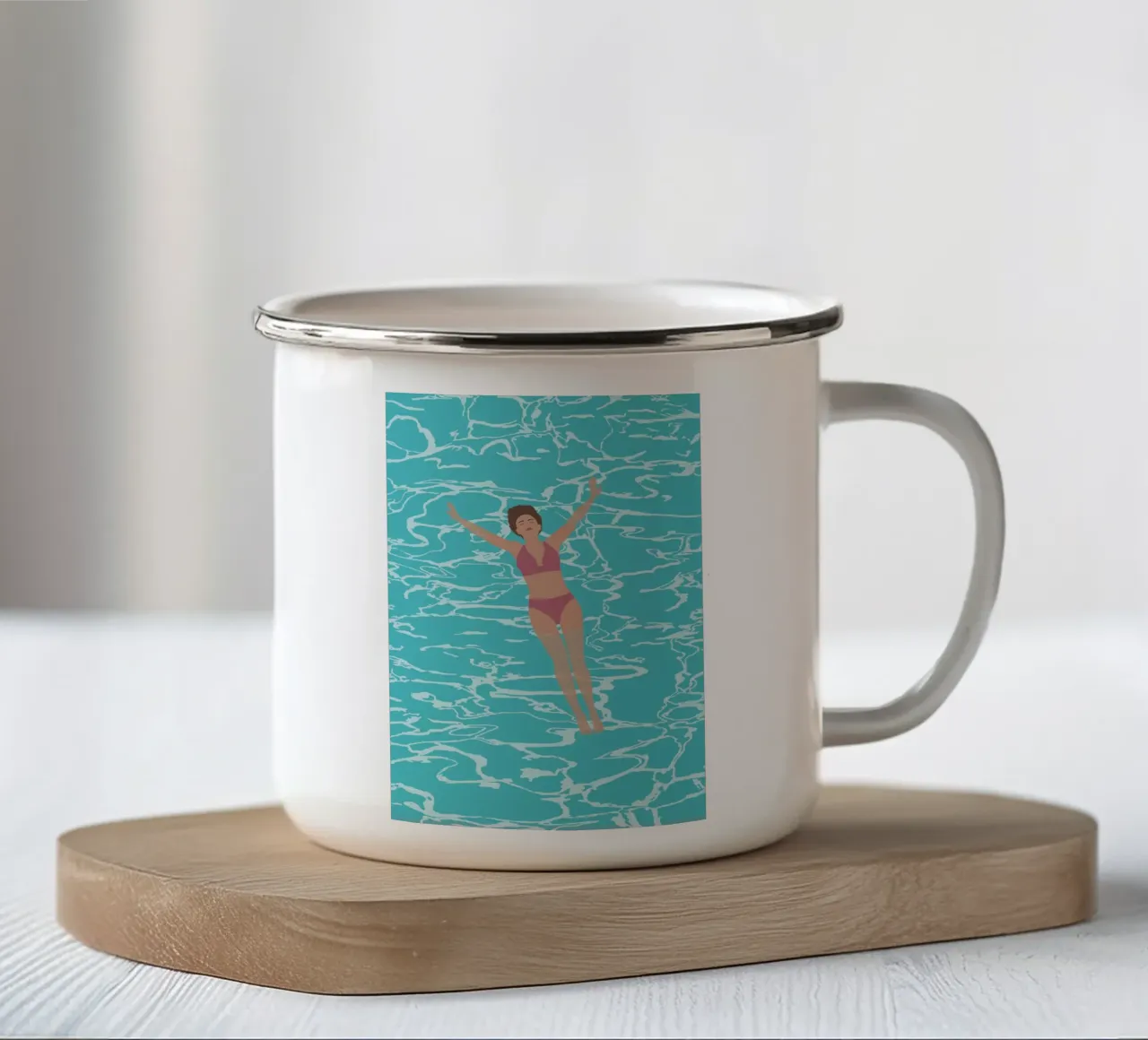 femme dans une piscine tazza in smalto da alexiableu