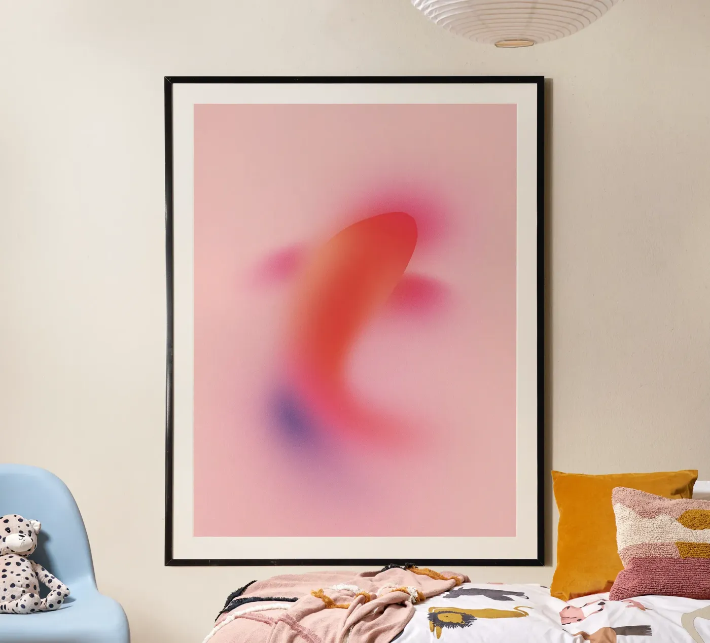 Floating Fish – Weiche Farbverläufe in Rosé und Koralle Poster von Quiet Notes