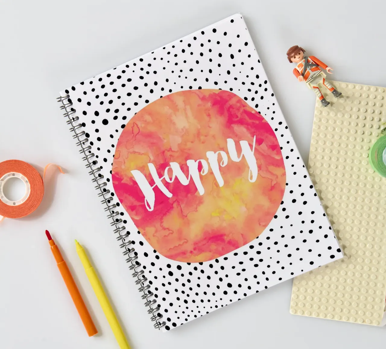 Happy notitieboek met spiraal van Elisabeth Fredriksson