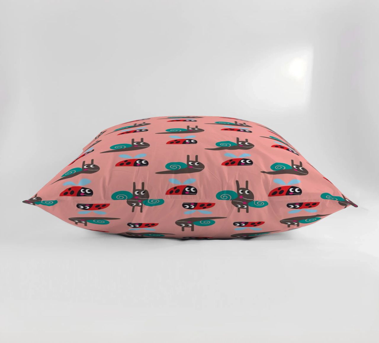 Lumaca e coccinella cuscino da Looks n Brains