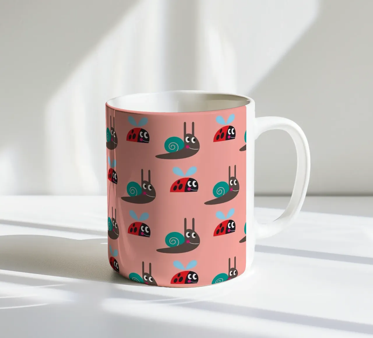 Lumaca e coccinella tazza in ceramica da Looks n Brains