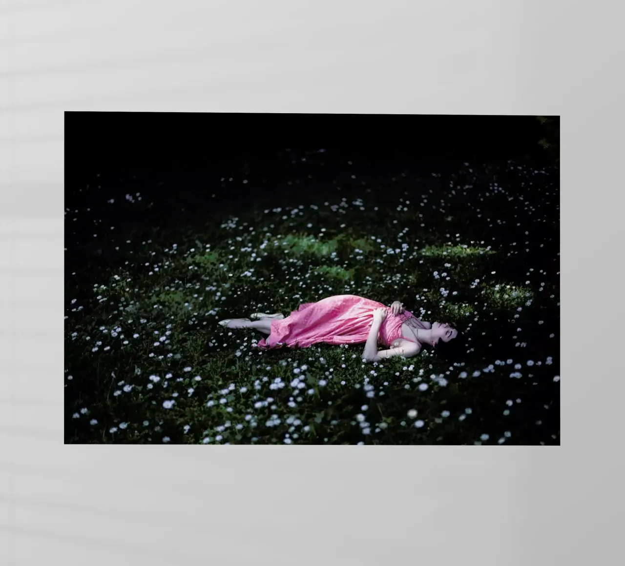 Raluca pellicola backlit da Ana Topoleanu