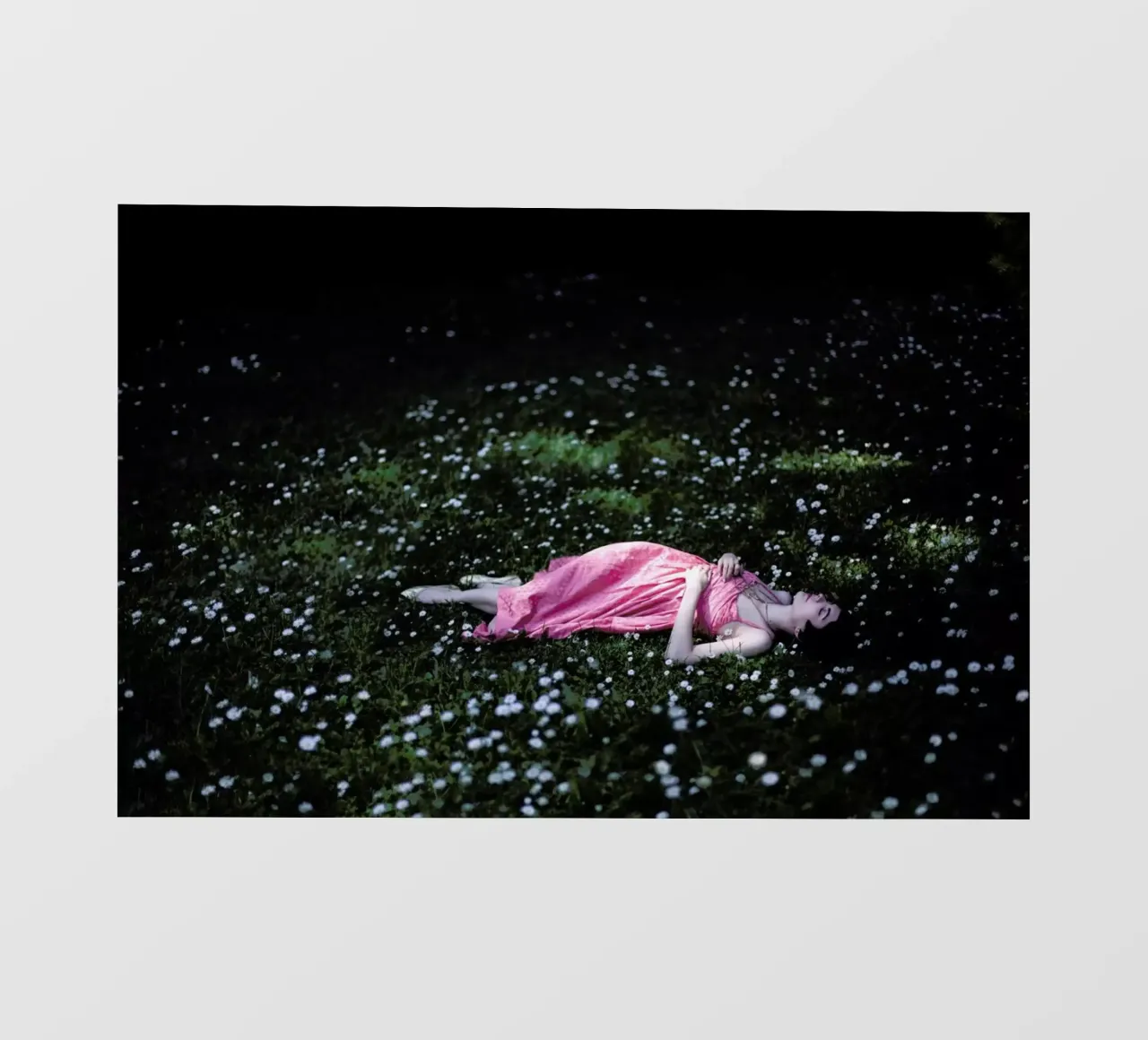 Raluca pellicola backlit da Ana Topoleanu