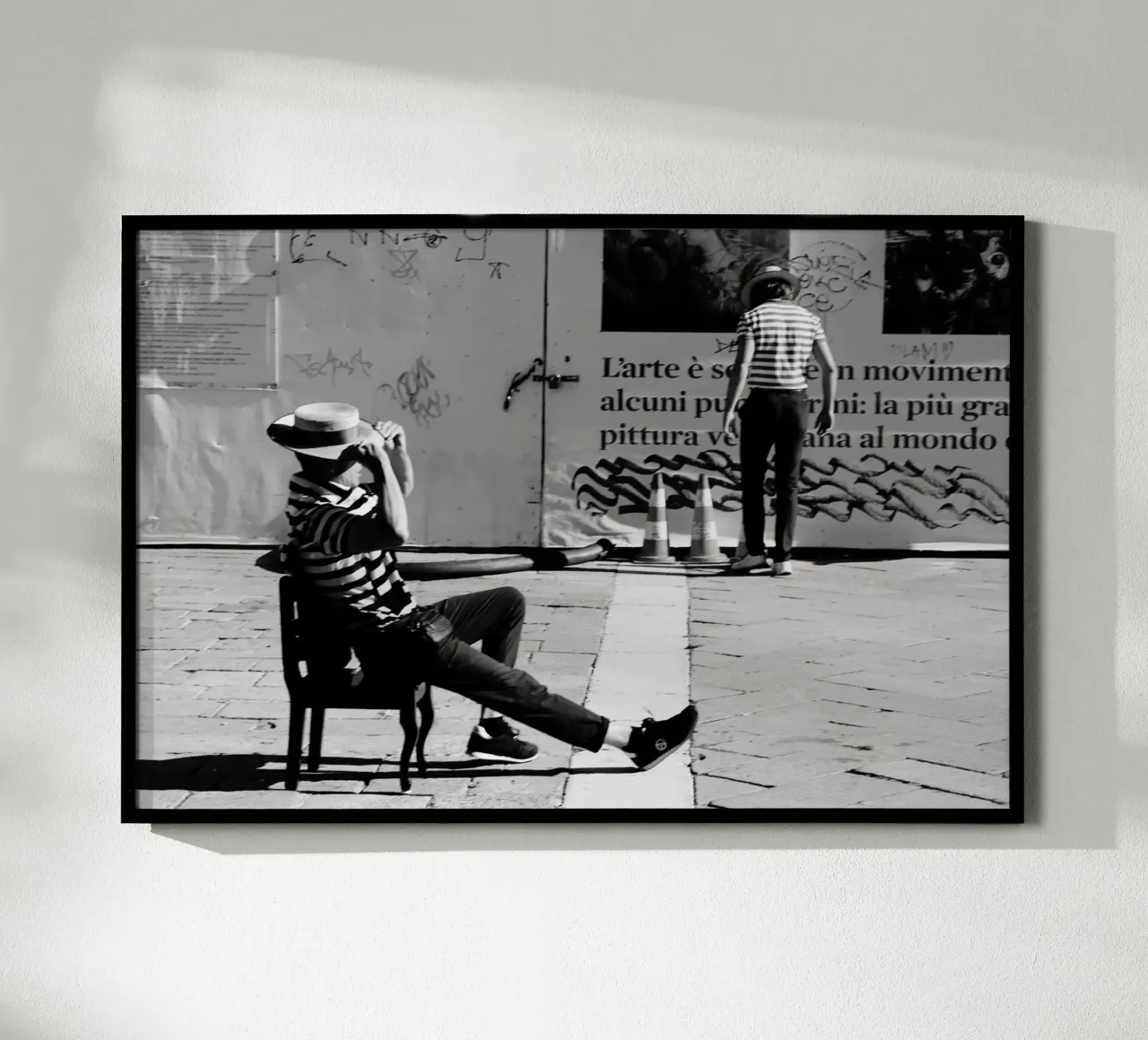 Venezia 28 - Gondoliere poster con telaio in alluminio da eyes & tries