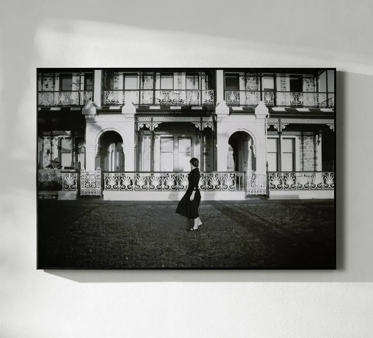 Grange plexiglass da Emma Zoe Brew