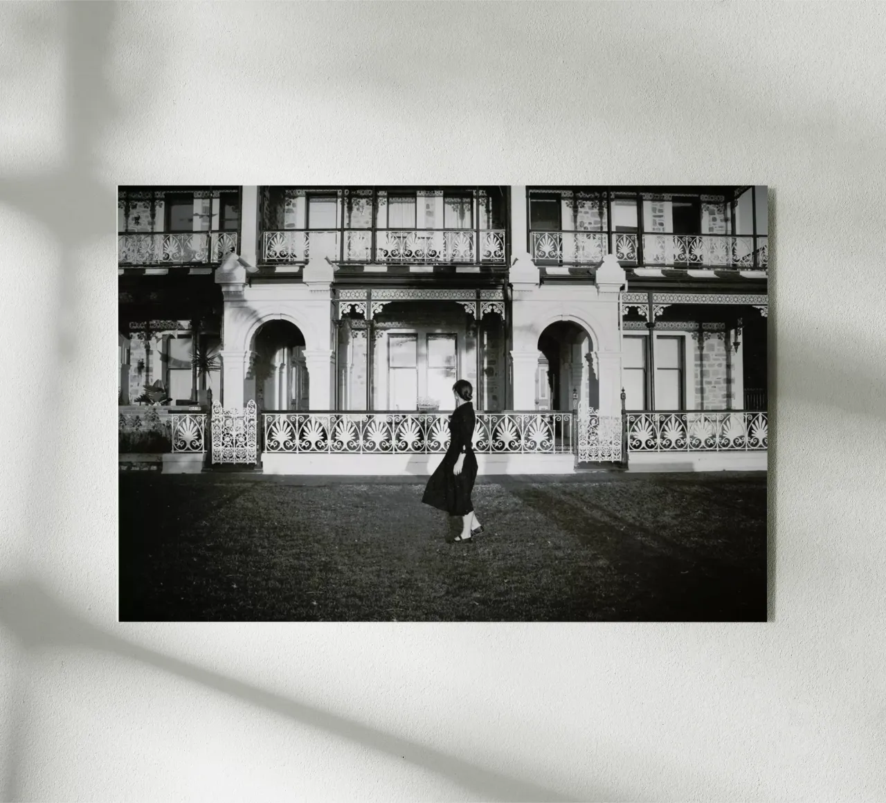 Grange plexiglass da Emma Zoe Brew