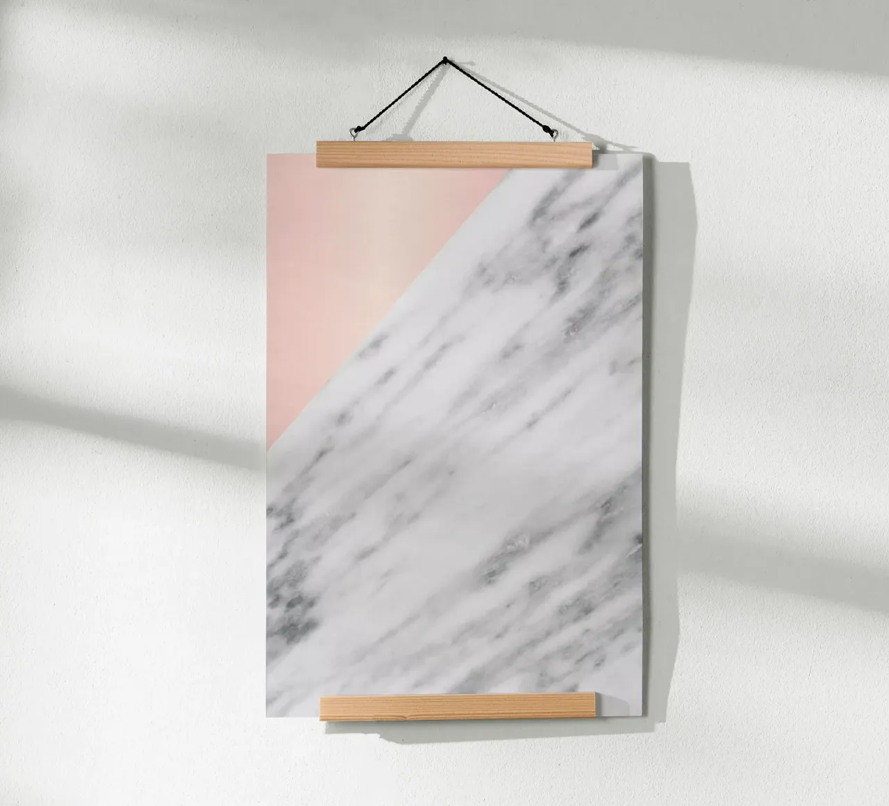 Real Italian Marble and Pink poster con telaio in alluminio da cafelab