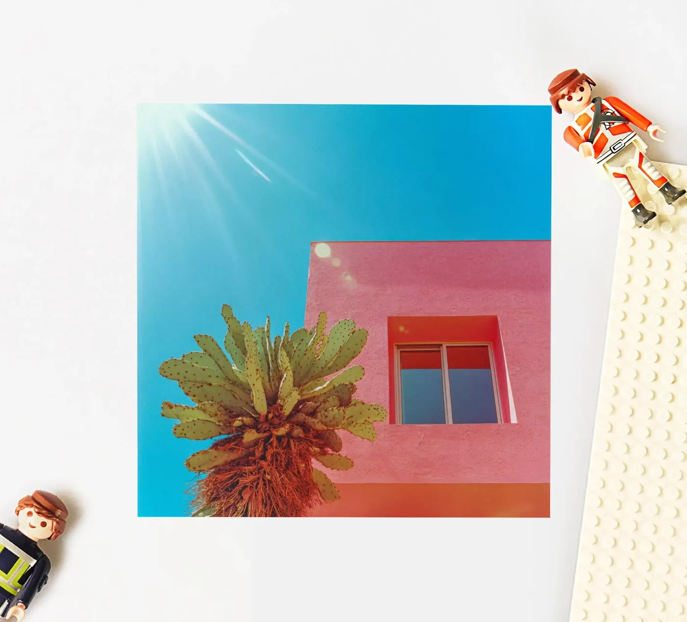 67 sticker van Pink California | Affiches & Posters