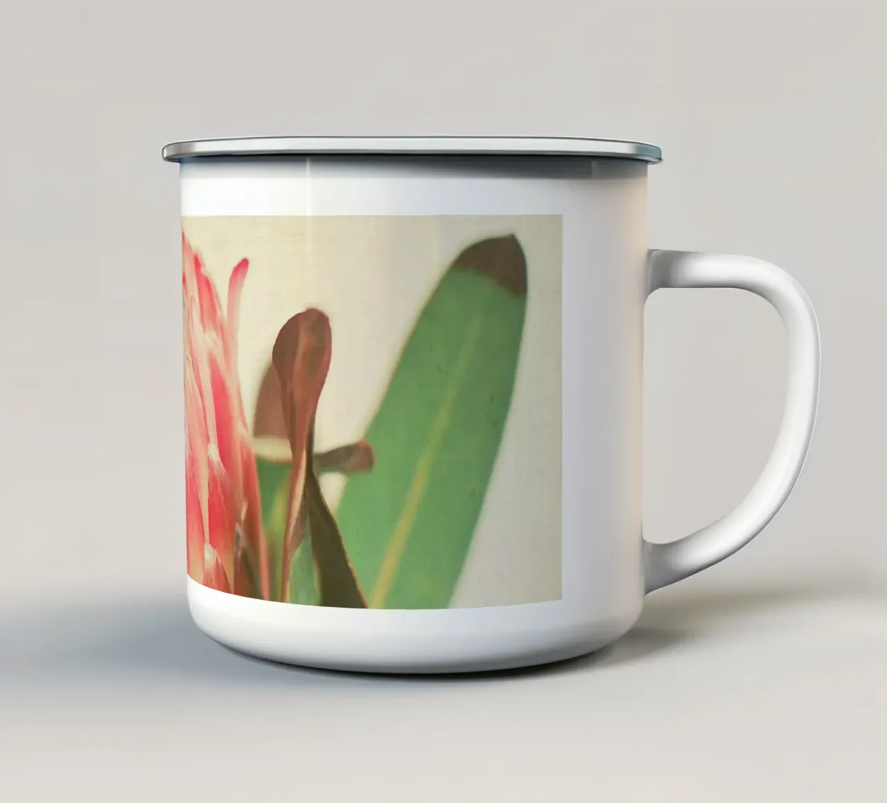 Ghiaccio rosa tazza in smalto da Cassia Beck Photography