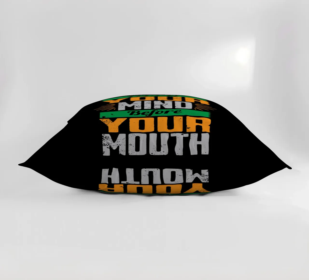 Aprire la mente prima di parlare cuscino da Gunawan Rb