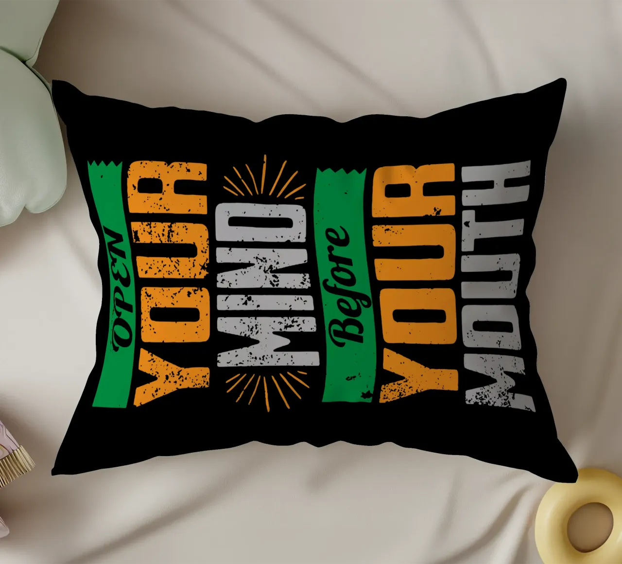 Aprire la mente prima di parlare cuscino da Gunawan Rb