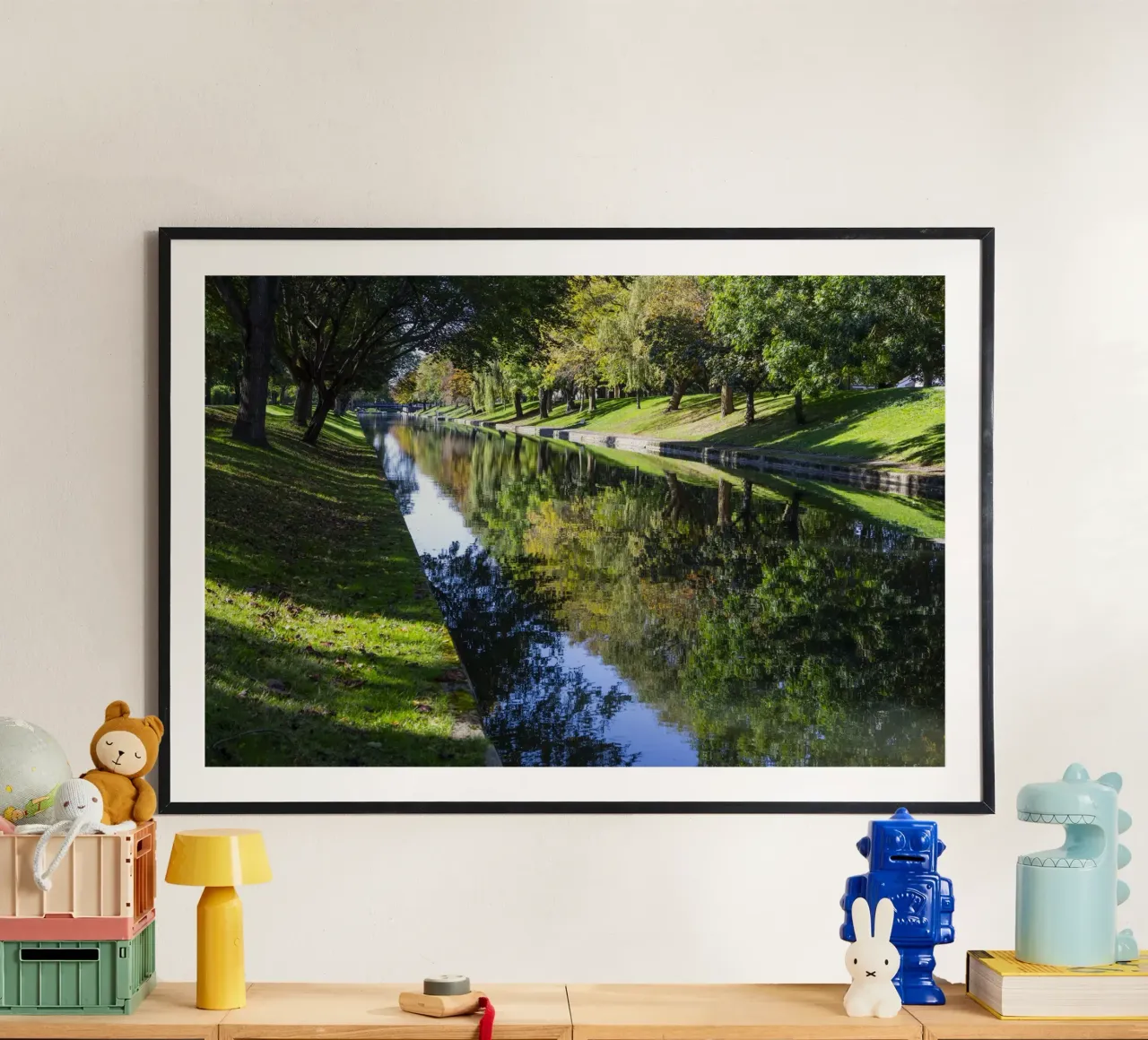 Canale militare reale, Hythe poster con telaio in legno da Dave Hare Photography