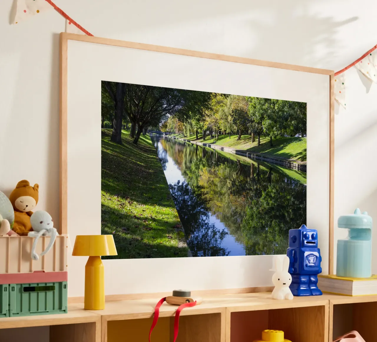 Canale militare reale, Hythe poster con telaio in legno da Dave Hare Photography