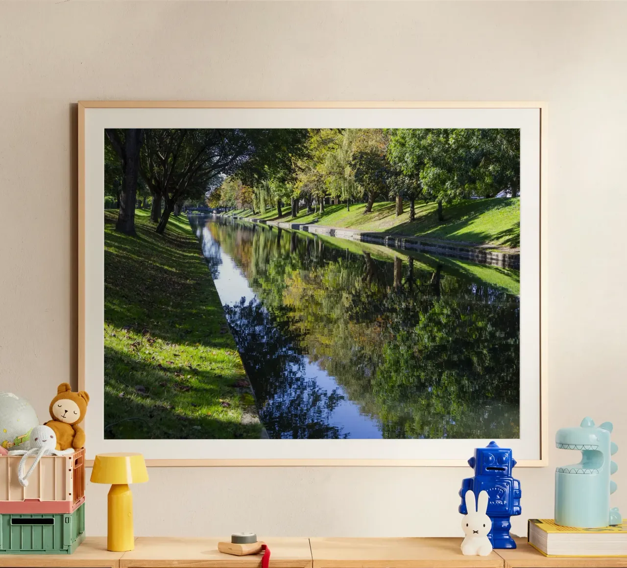 Canale militare reale, Hythe poster con telaio in legno da Dave Hare Photography