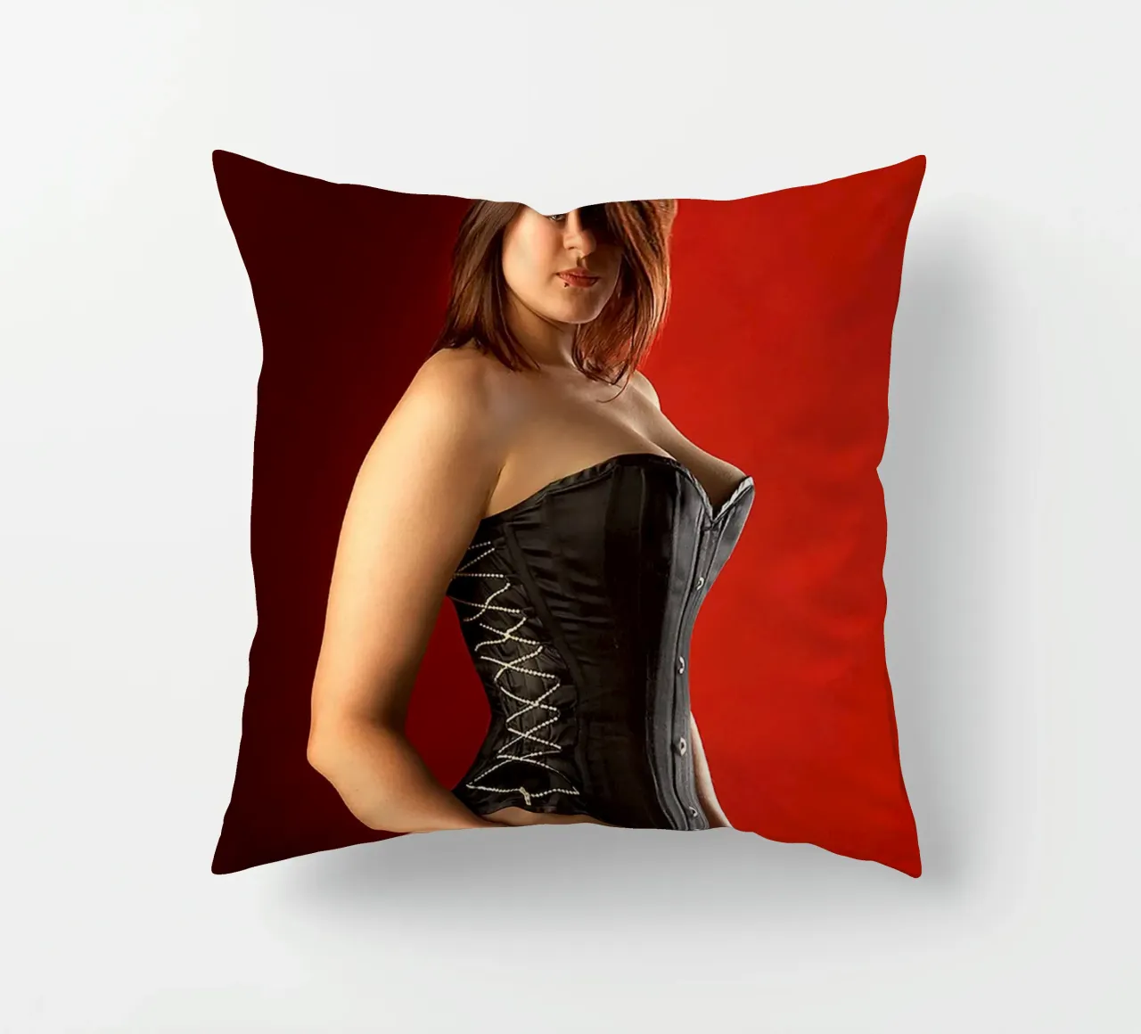 Alyona in a corset cuscino da Dave Hare Photography