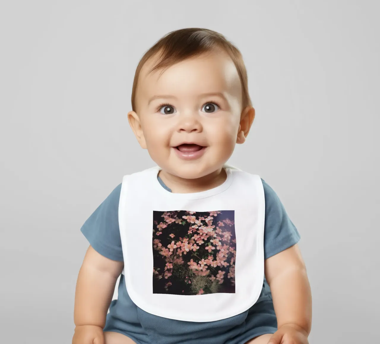 Sie hängt hell Babylätzchen von Cassia Beck Photography