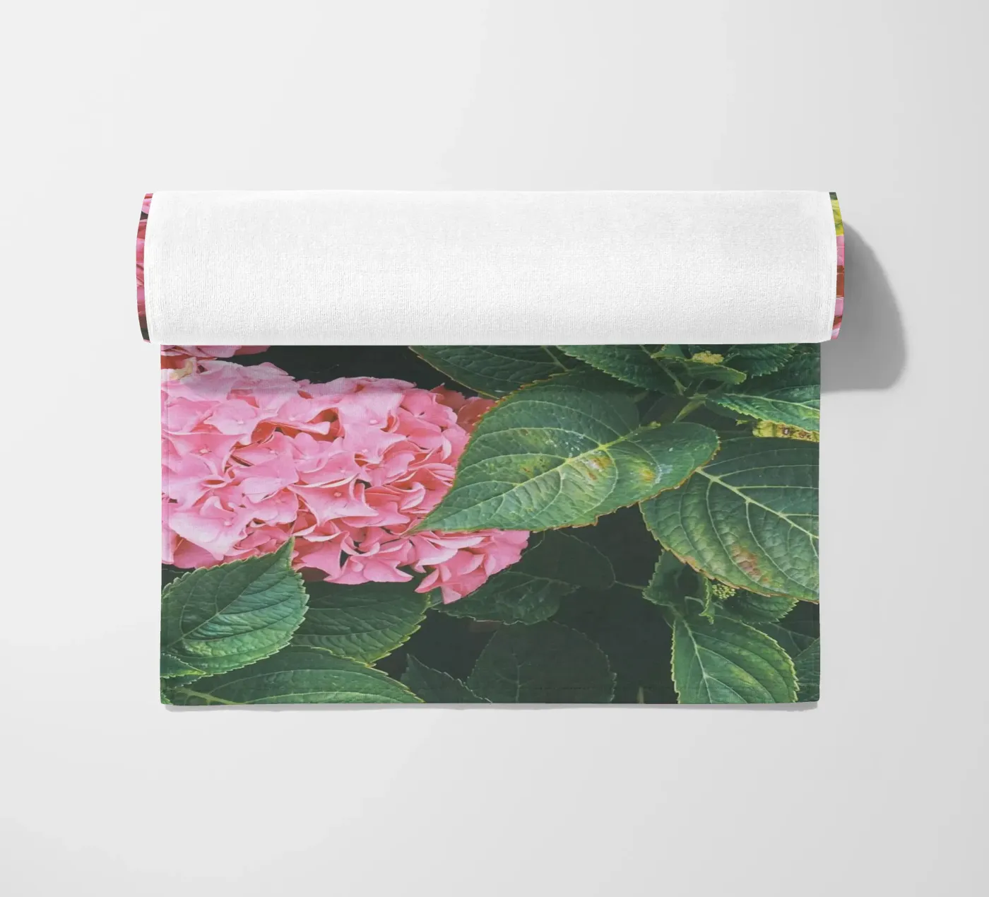 Hydrangea strandhanddoek van Cassia Beck Photography