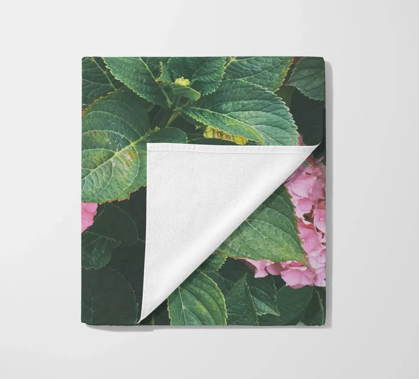 Hydrangea strandhanddoek van Cassia Beck Photography