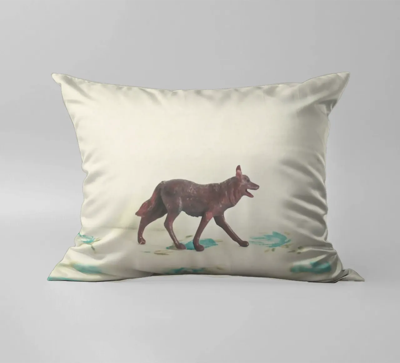 Lupo errante cuscino da Cassia Beck Photography