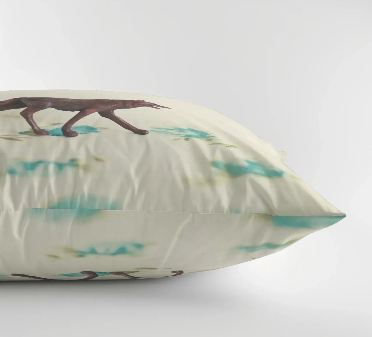 Lupo errante cuscino da Cassia Beck Photography