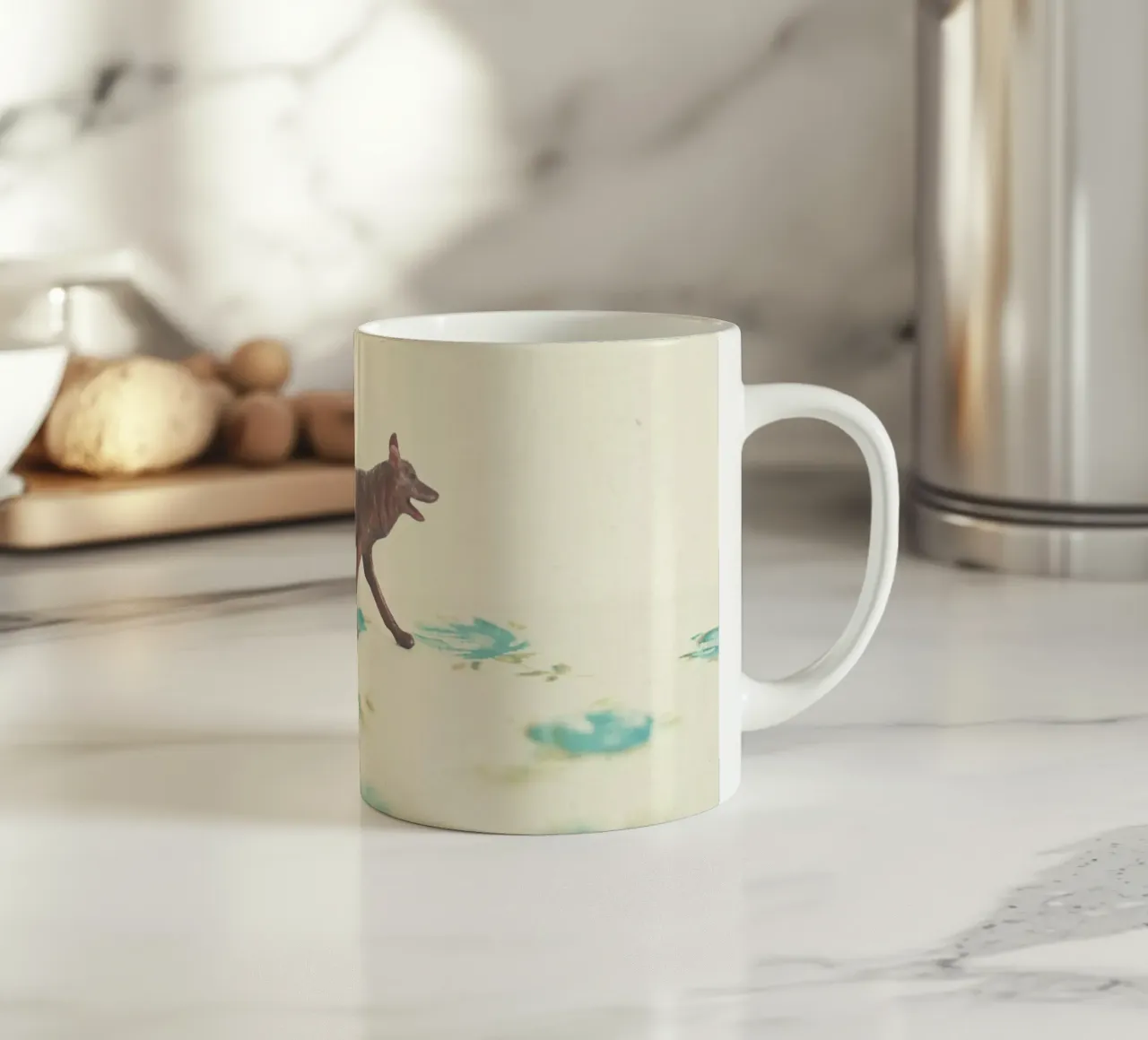 Lupo errante tazza in ceramica da Cassia Beck Photography