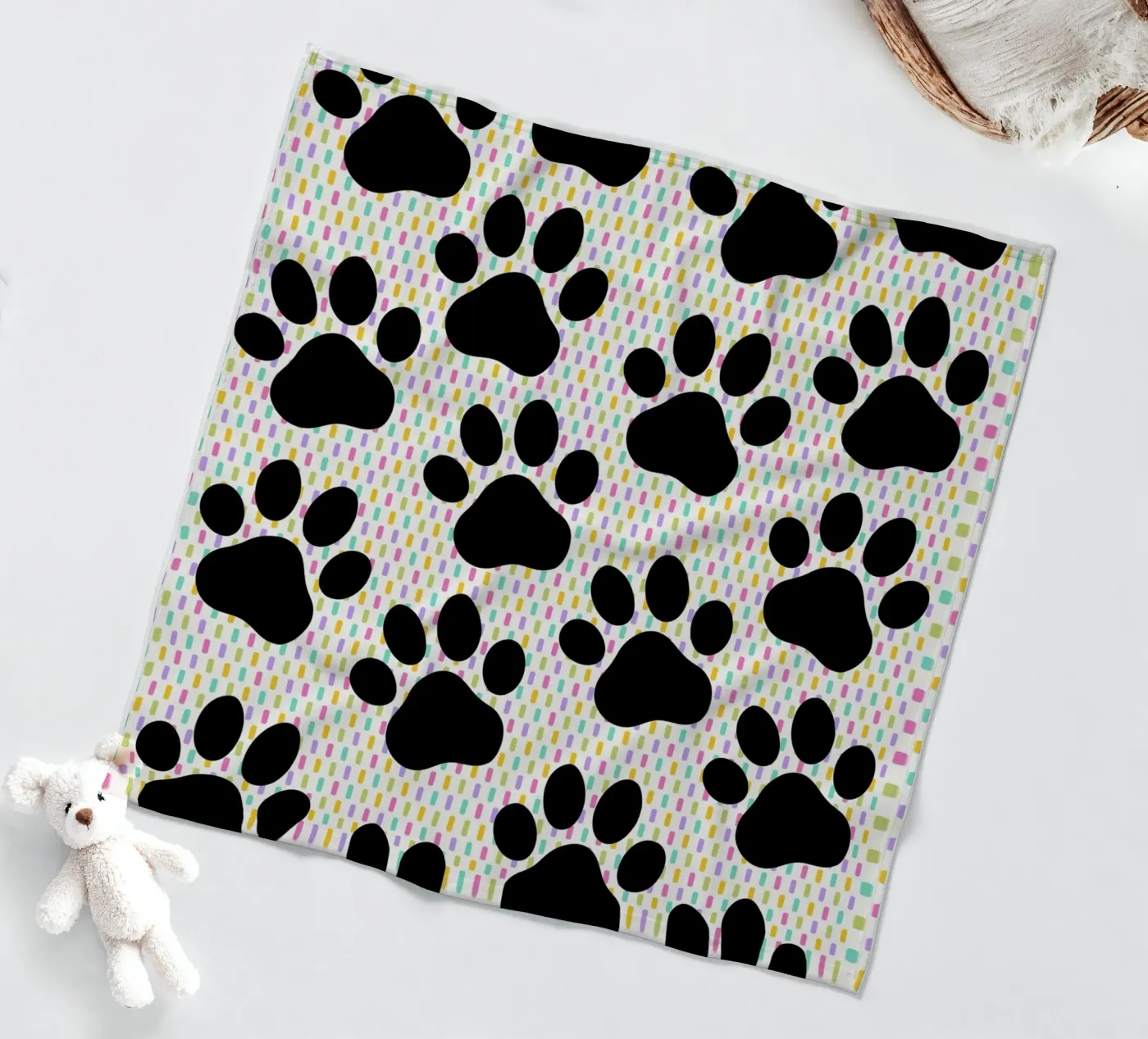 Cute paws pattern Fleecedecke von Happypatterns