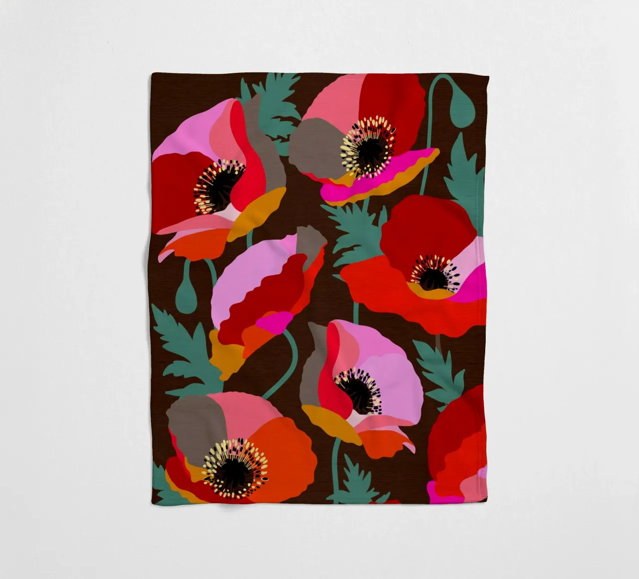 Audace rosa e papaveri rossi floreali Botanica su marrone coperta in pile da Dominique Vari