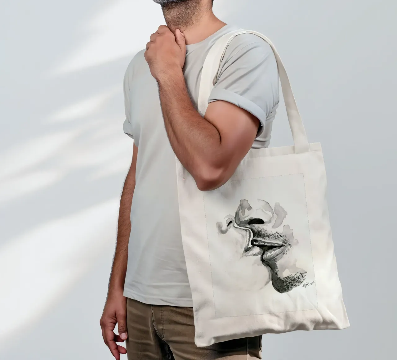 I am a Lover tote bag by Larissa van der Laan